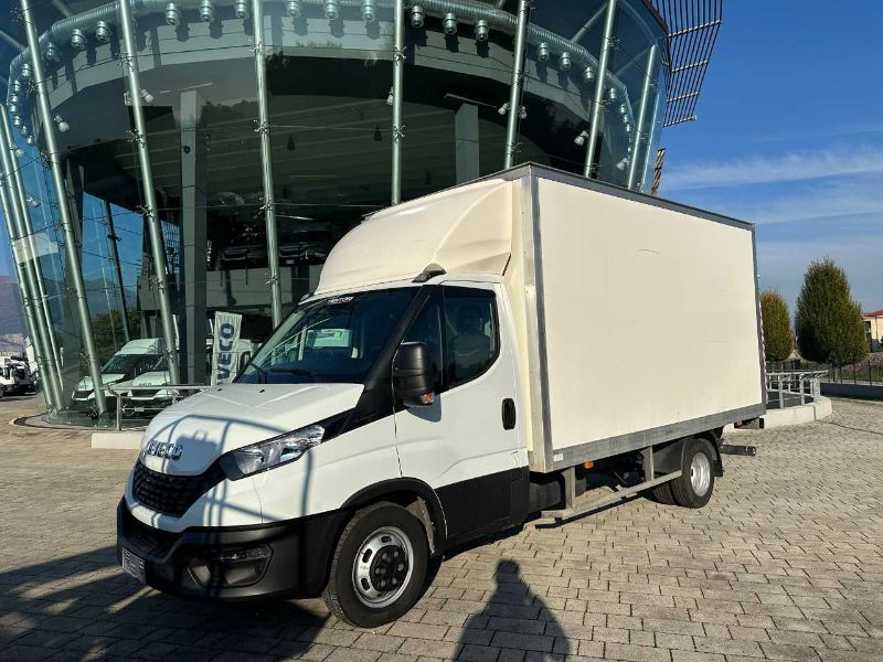 IVECO 35C16 H - FURGONE IN LEGA CON SPONDA CARICATRICE POSTERIORE - Lombardia Truck